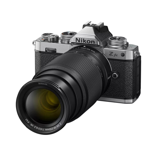 Nikon Z fc + 16-50 mm + 50-250 mm VR